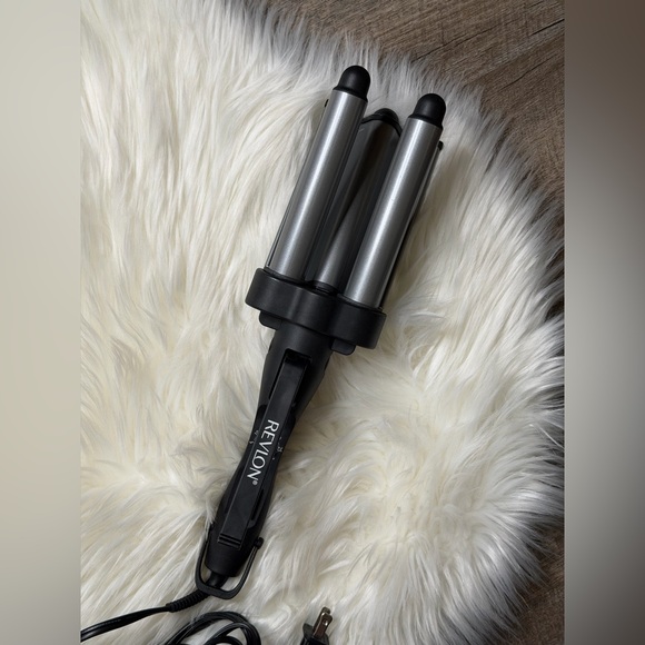 3-Barrel Tourmaline Ceramic Jumbo Waver - Picture 2 of 7